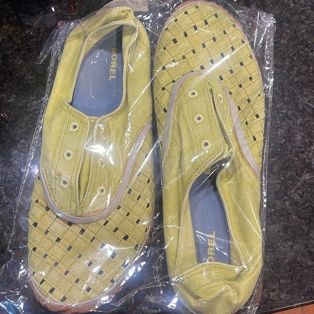 Sorel Picnic Weave Plimsoll Lime Green Laceless Flats - Size 10
